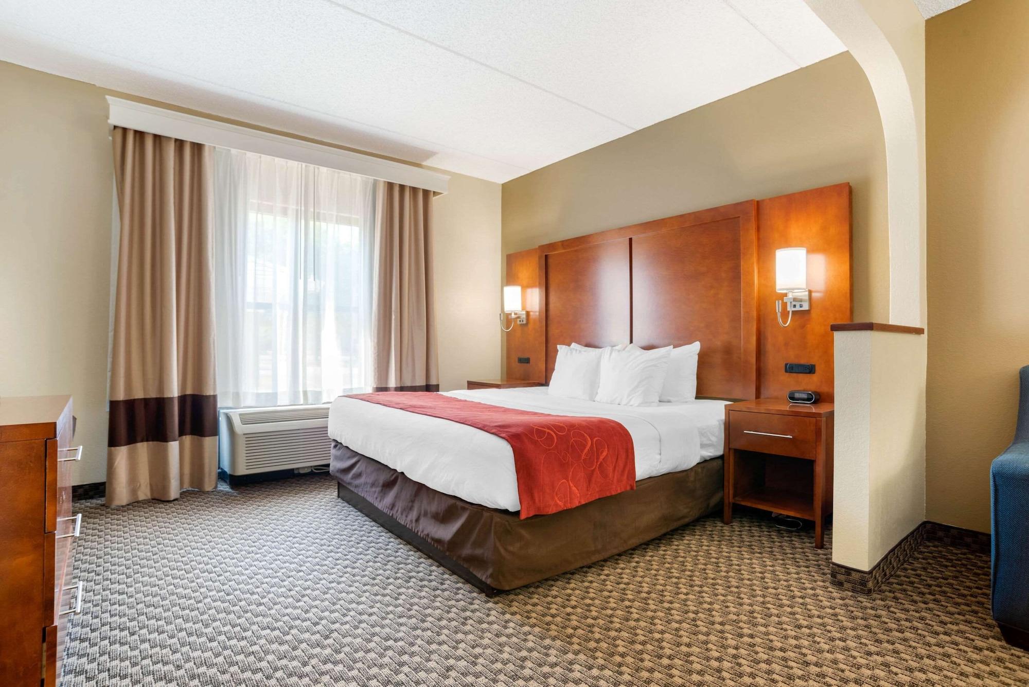 Comfort Suites Tallahassee Capitol - University Area Exterior photo