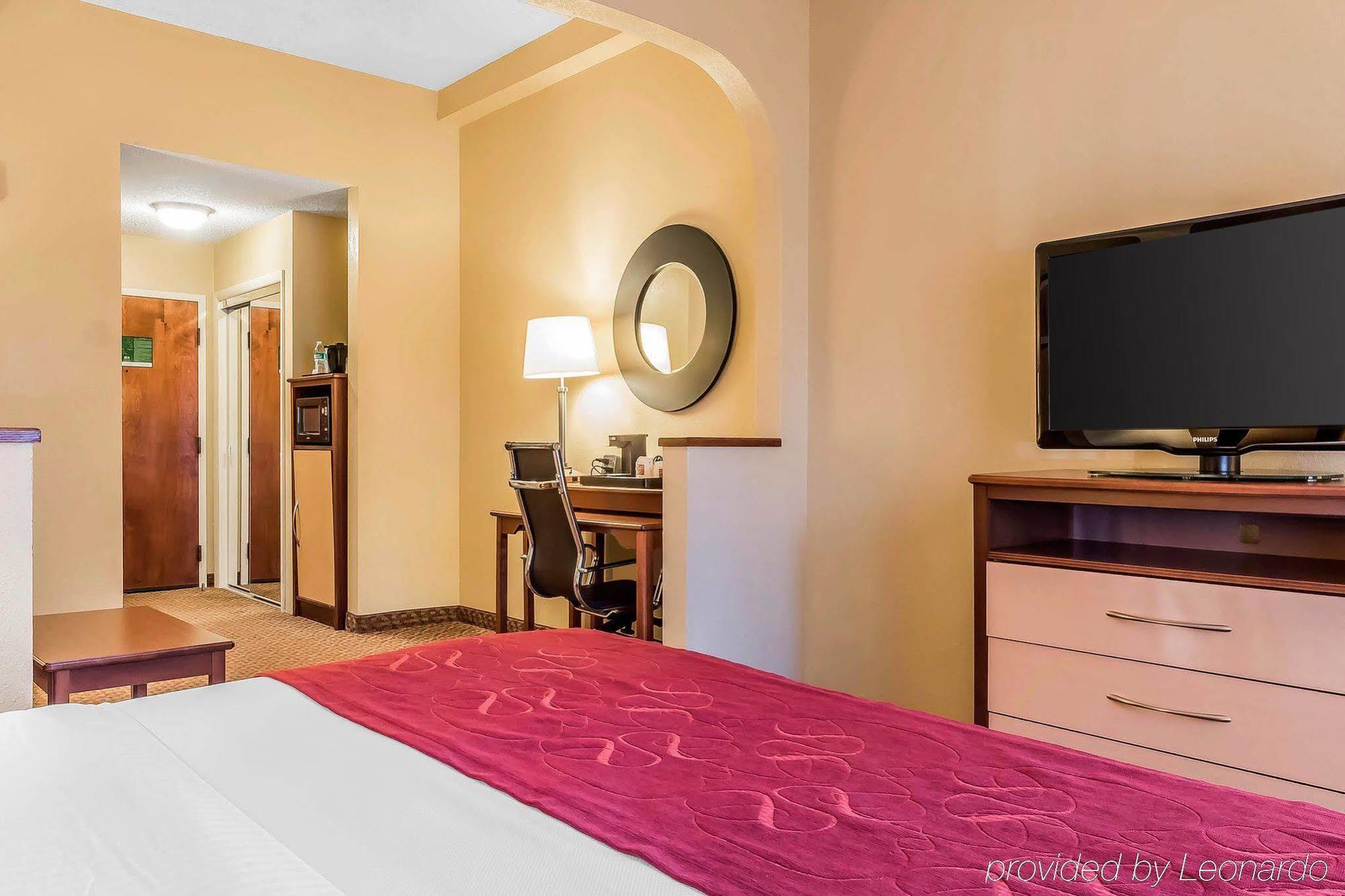 Comfort Suites Tallahassee Capitol - University Area Exterior photo