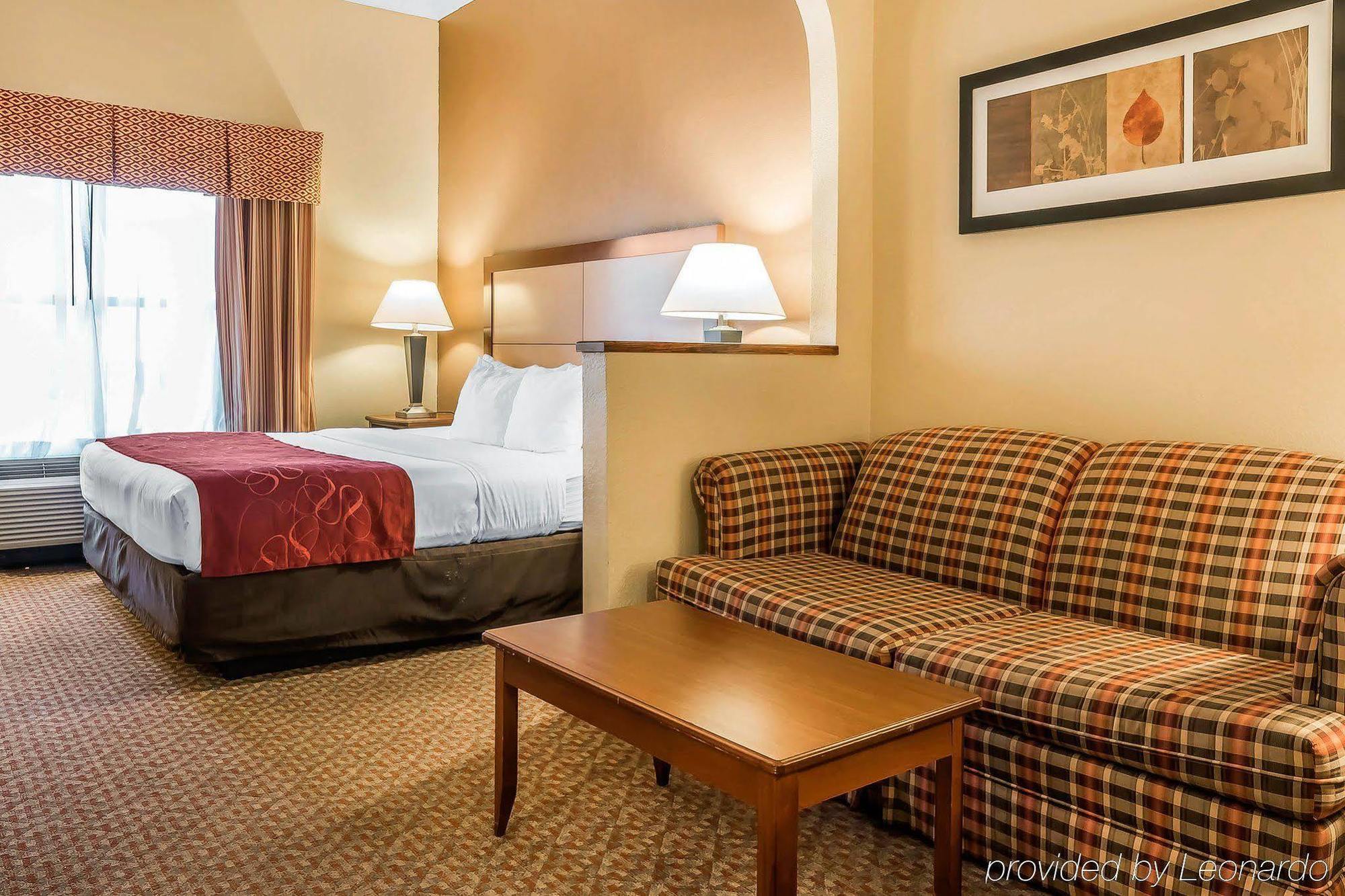 Comfort Suites Tallahassee Capitol - University Area Exterior photo